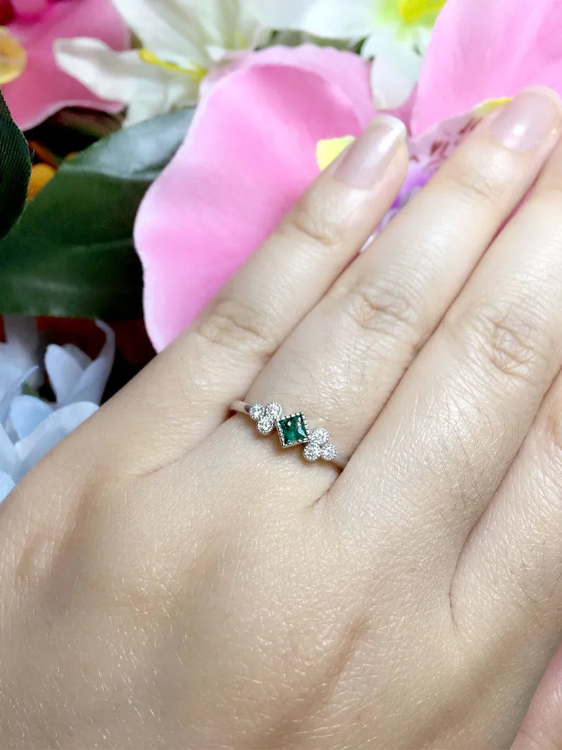 14K PRINCESS EMERALD DIAMOND CLUSTER RING