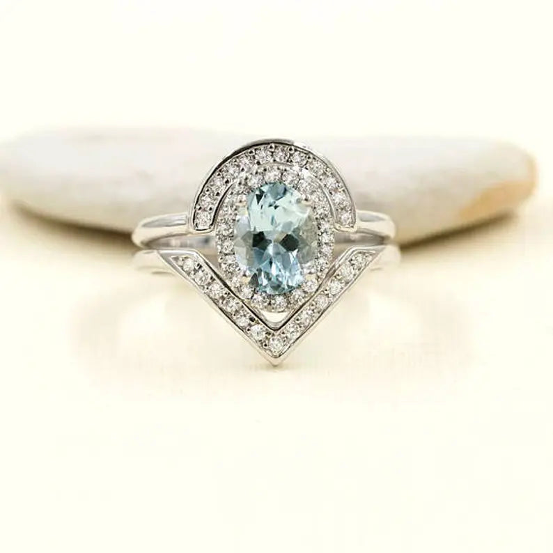 14K OVAL AQUAMARINE DIAMOND HALO RING DIAMOND V BAND 2 RING SET