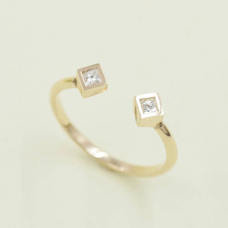 14K DIAMOND RHOMBUS OPEN BAND