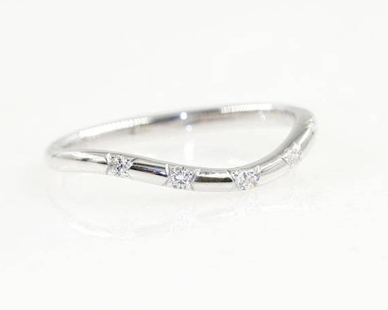 14K 0.8CT DIAMOND CURVED BAND