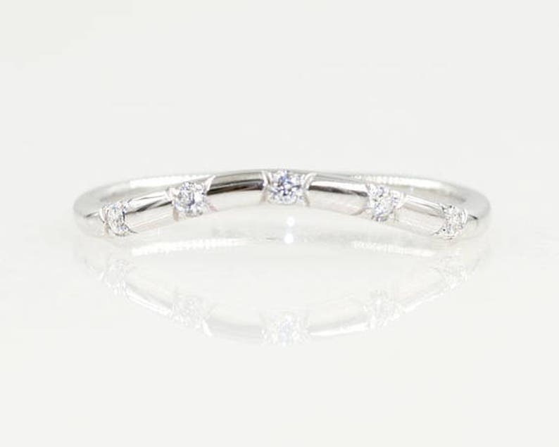 14K 0.8CT DIAMOND CURVED BAND