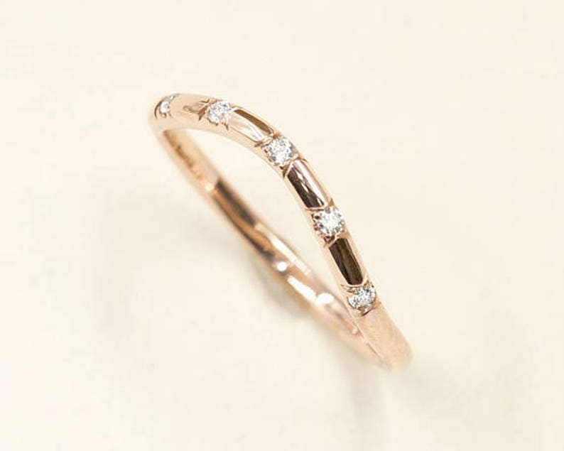 14K 0.8CT DIAMOND CURVED BAND