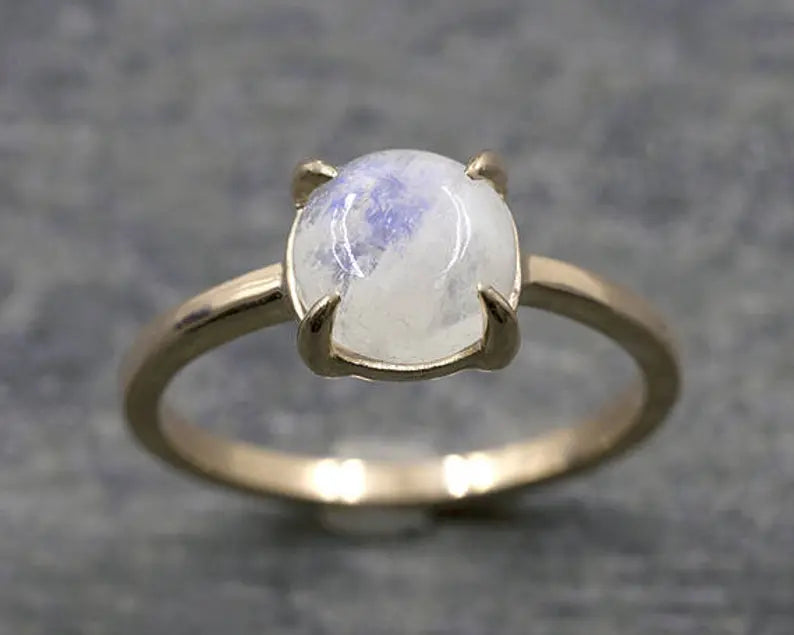 14K 2.5CT MOONSTONE SOLITAIRE RING