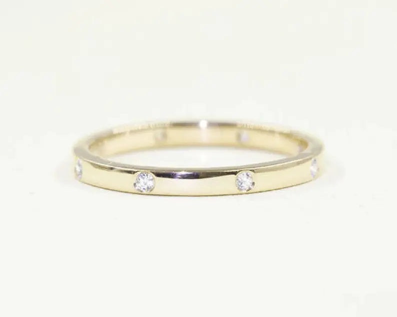 14K 8 DIAMOND BEZEL BAND