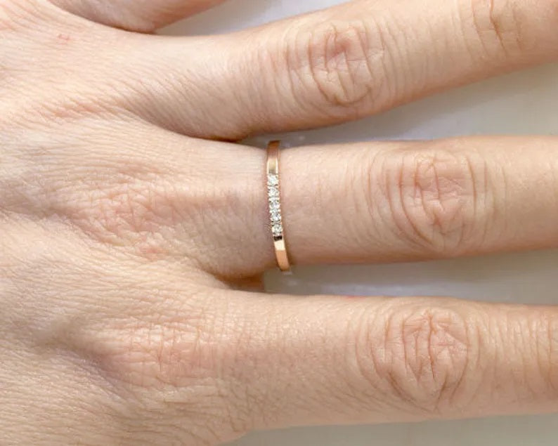 14K 5 DIAMOND SQUARED EDGE BAND