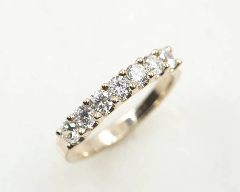 14K 0.65CT DIAMOND BAND