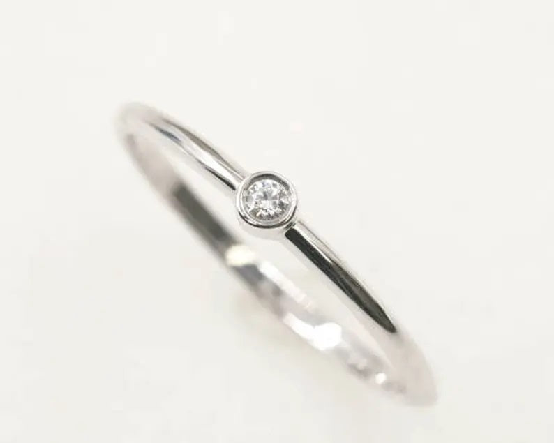 14K 0.035CT DIAMOND BEZEL SOLITAIRE RING