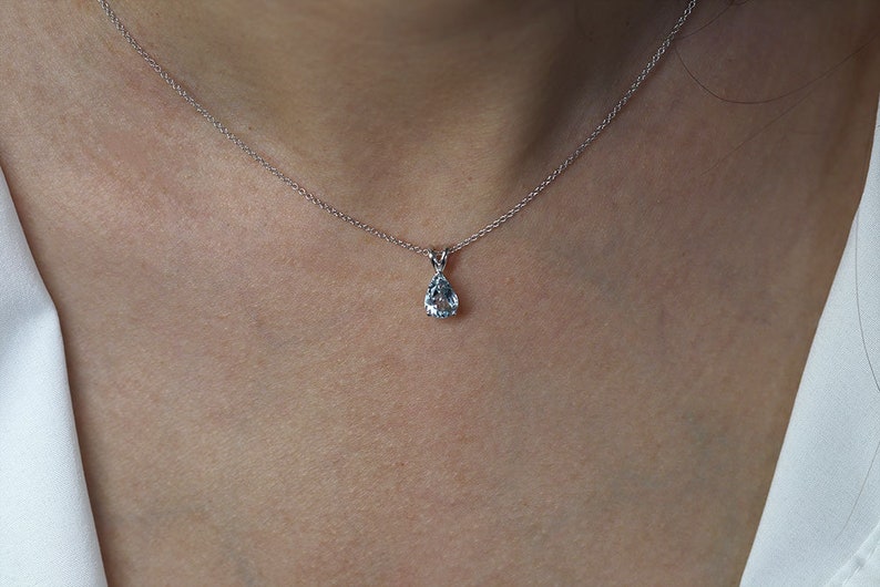 14K PEAR AQUAMARINE SOLITAIRE NECKLACE