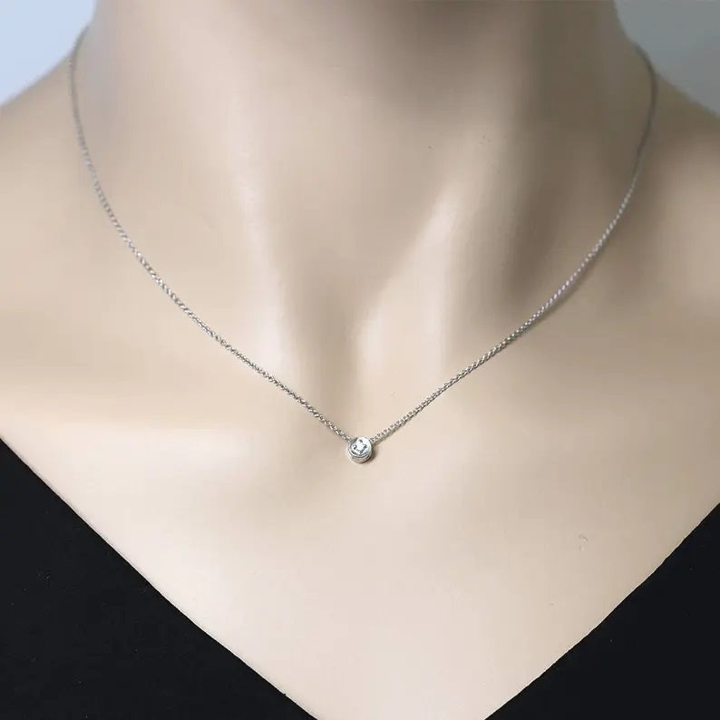 14K 1 DIAMOND TINY CIRCLE NECKLACE