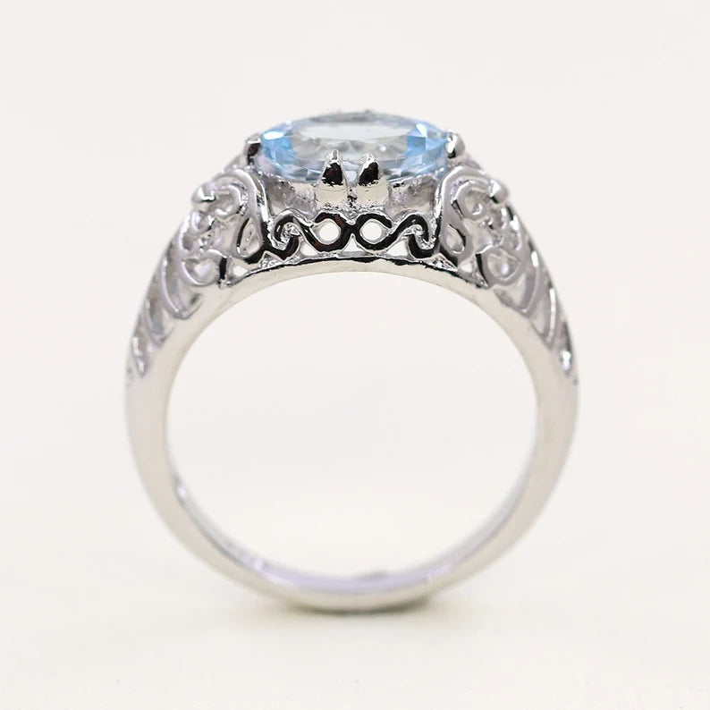 14K OVAL AQUAMARINE VINTAGE STYLE RING