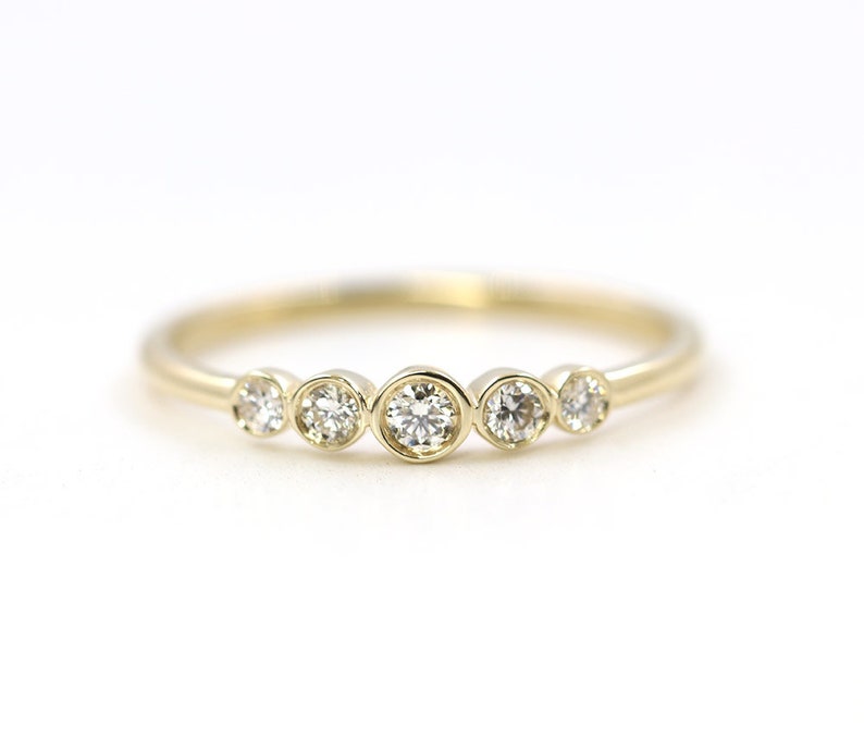 14K 0.18CT DIAMOND BEZEL BAND