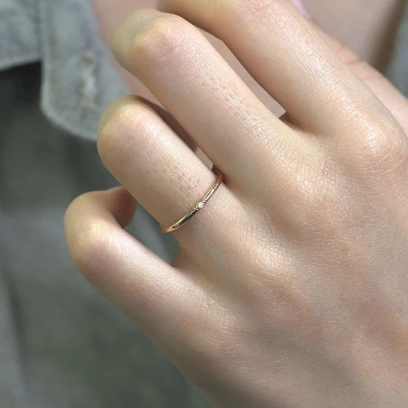 14K 1 DIAMOND 1.3MM BAND