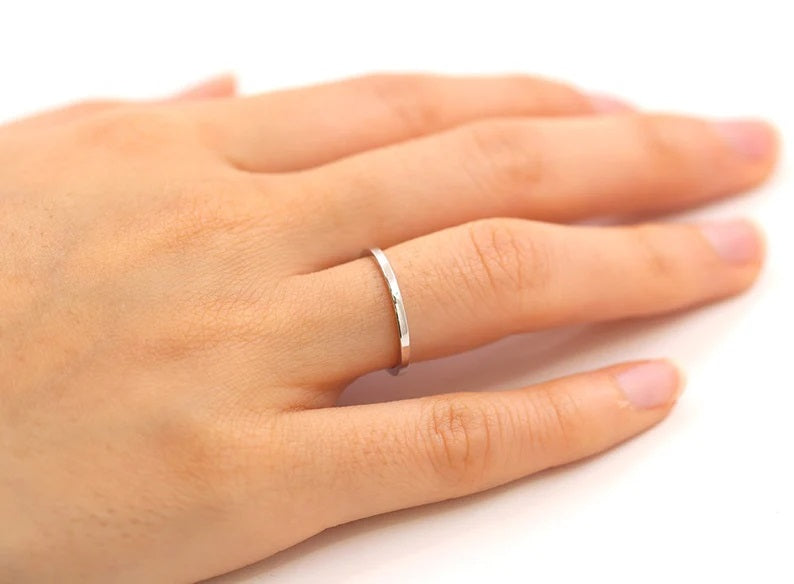 14K 1.5MM SQUARED EDGE BAND