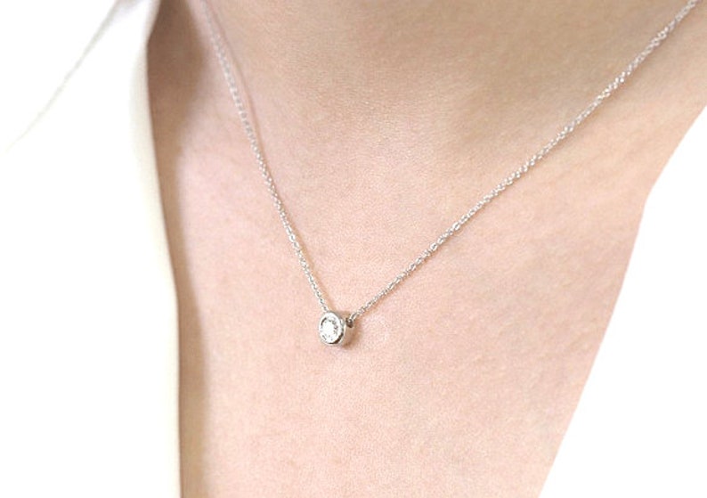 14K 0.15CT DIAMOND BEZEL NECKLACE