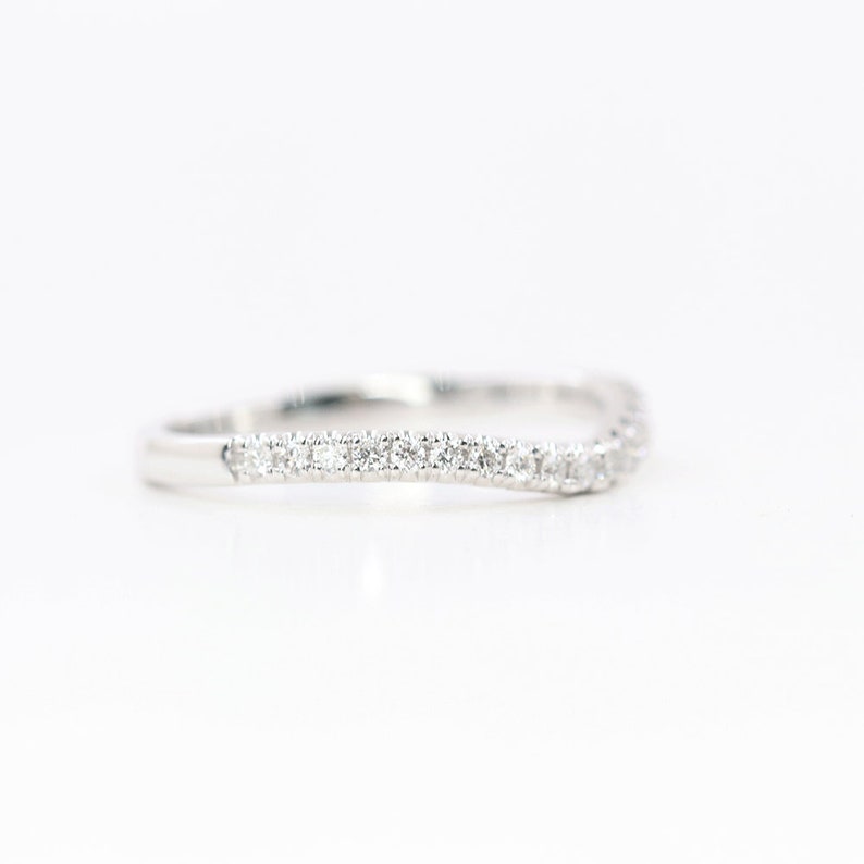 14K 0.25CT DIAMOND CURVED 2MM BAND