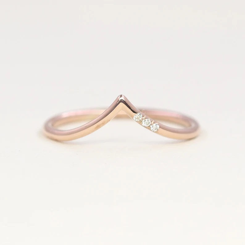 14K 3 DIAMOND CHEVRON BAND