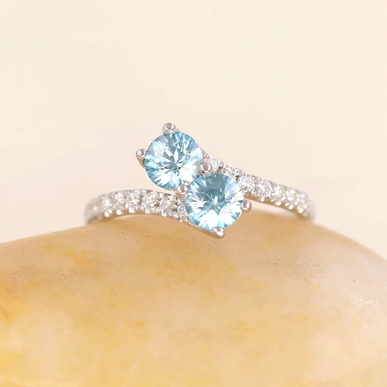 14K BLUE ZIRCON DIAMOND OVERLAP RING