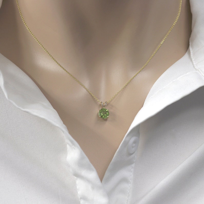 14K 1.3CT PERIDOT SOLITAIRE NECKLACE