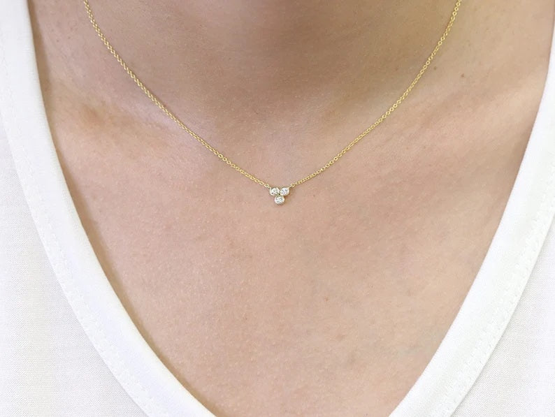 14K 3 DIAMOND BEZEL TINY CLUSTER NECKLACE