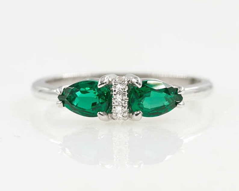 14K PEAR LAB EMERALD DIAMOND RING