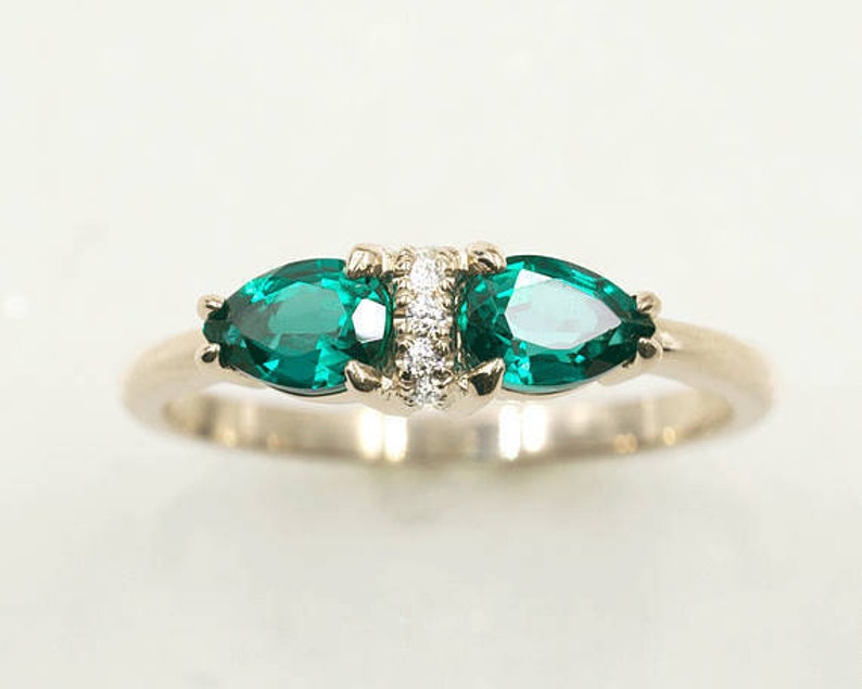 14K PEAR LAB EMERALD DIAMOND RING