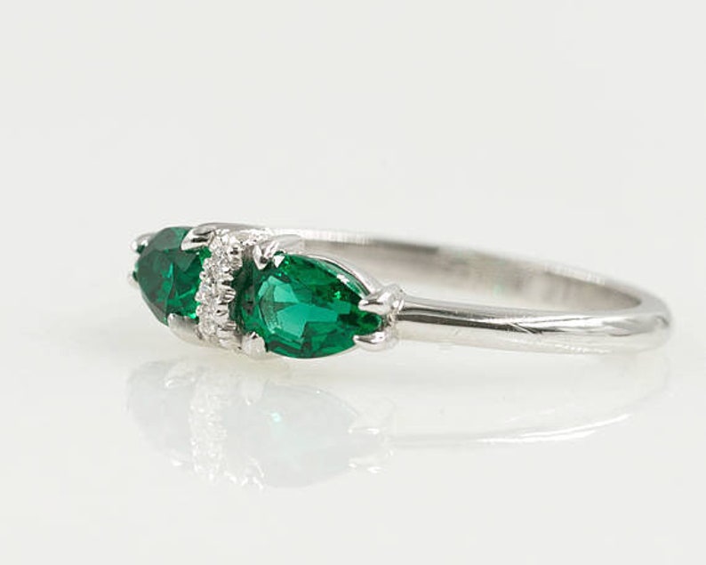 14K PEAR LAB EMERALD DIAMOND RING