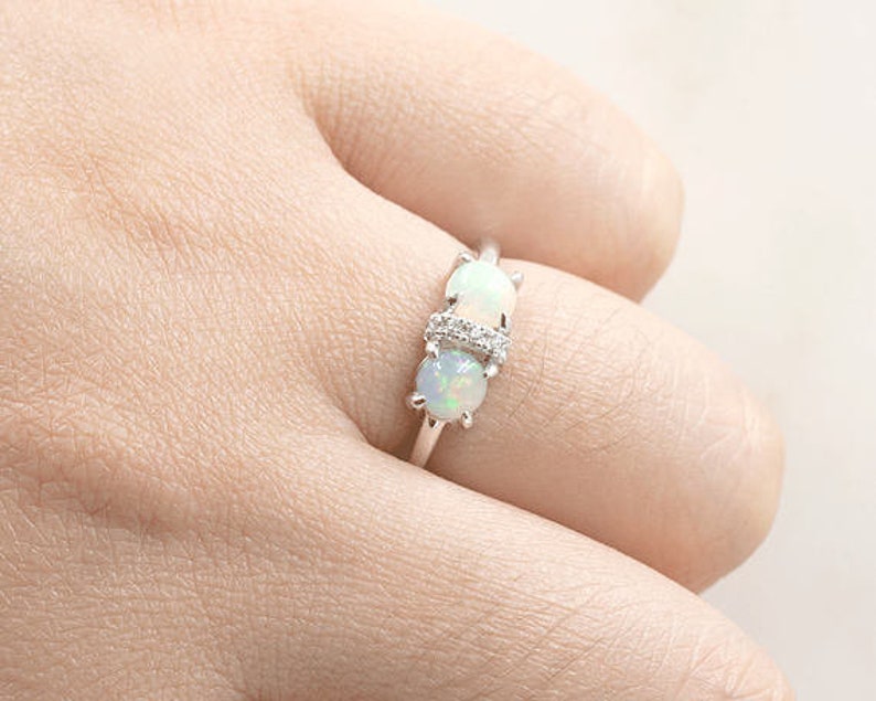 14K ROUND OPAL DIAMOND RING