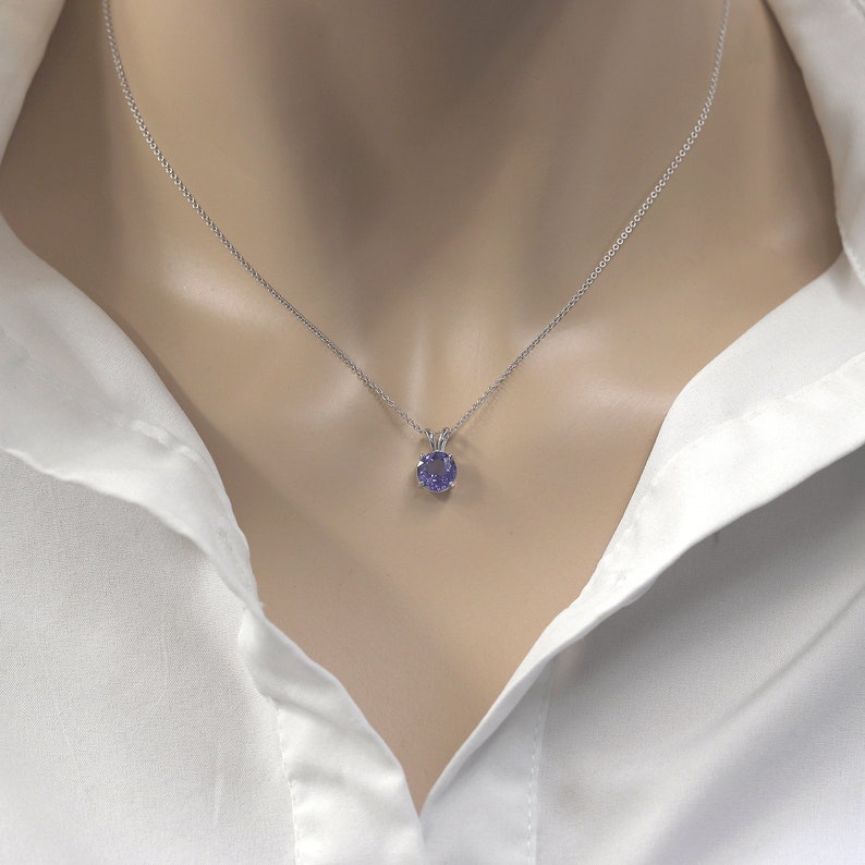 14K 1.3CT TANZANITE SOLITAIRE NECKLACE