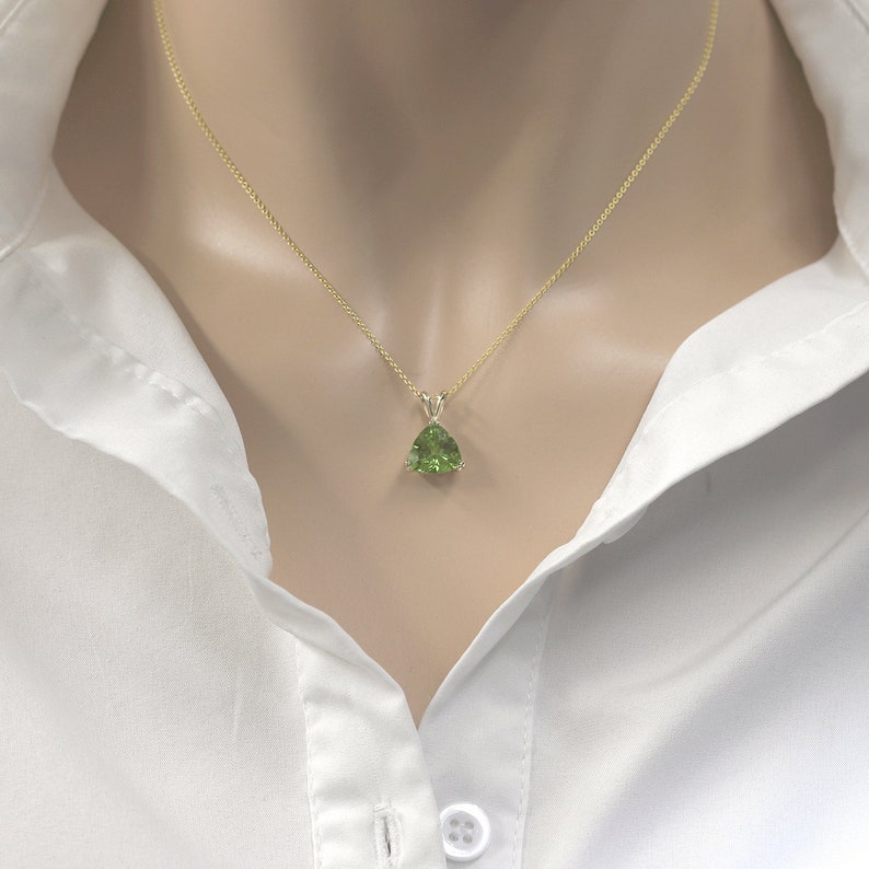 14K TRILLIONE PERIDOT SOLITAIRE NECKLACE