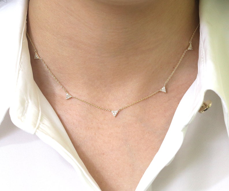 14K 5 DIAMOND TRIANGLE NECKLACE