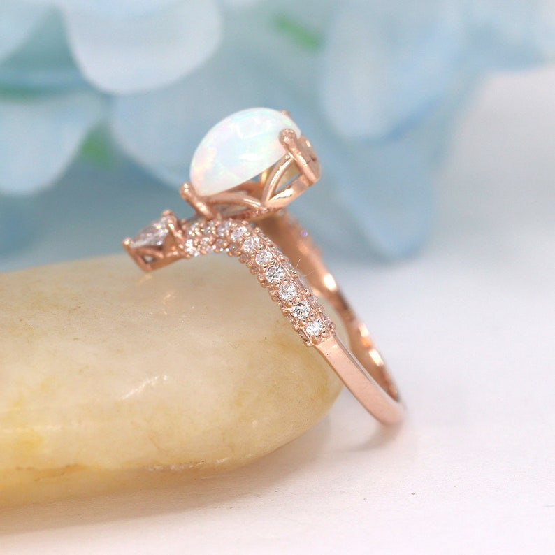 14K PEAR OPAL DIAMOND CHEVRON RING