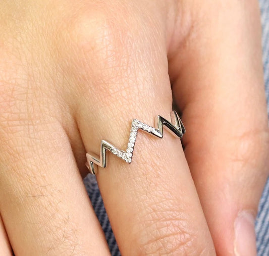 14K DIAMOND ZIGZAG BAND