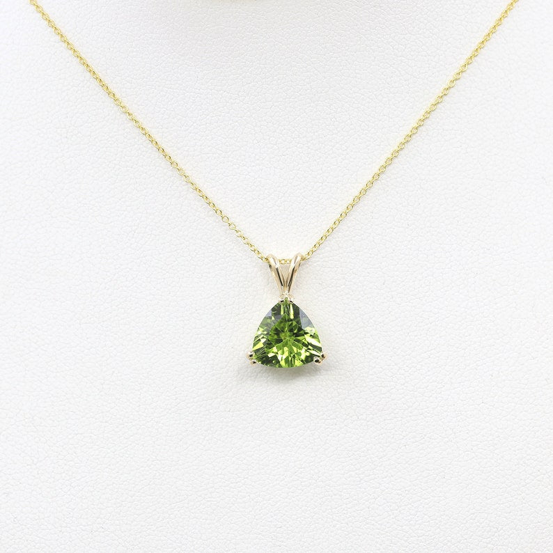 14K TRILLIONE PERIDOT SOLITAIRE NECKLACE