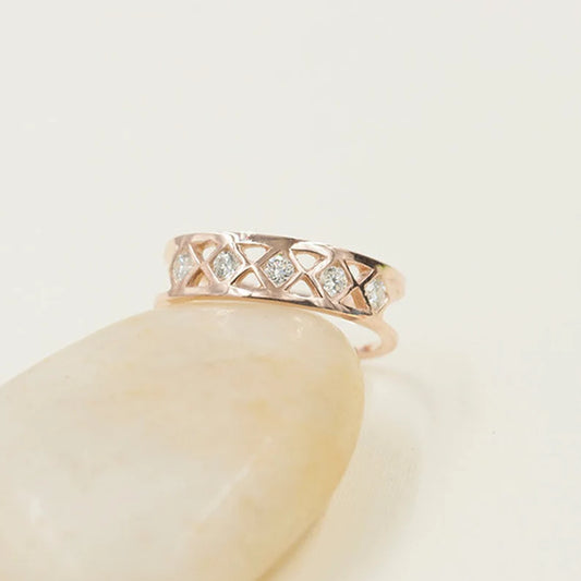 14K DIAMOND RHOMBUS PATTERN BAND