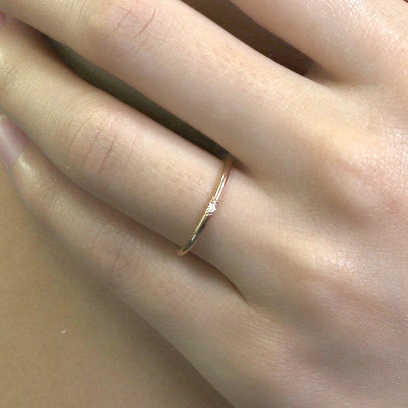 14K 1 DIAMOND 1.3MM BAND