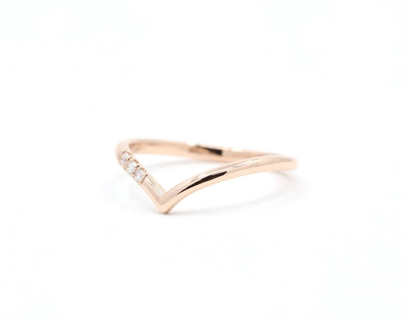 14K 3 DIAMOND CHEVRON 1.6MM BAND