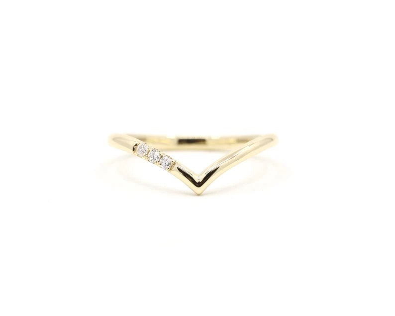 14K 3 DIAMOND CHEVRON 1.6MM BAND