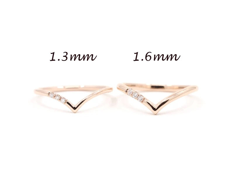 14K 3 DIAMOND CHEVRON 1.6MM BAND