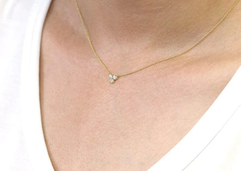 14K 3 DIAMOND BEZEL TINY CLUSTER NECKLACE