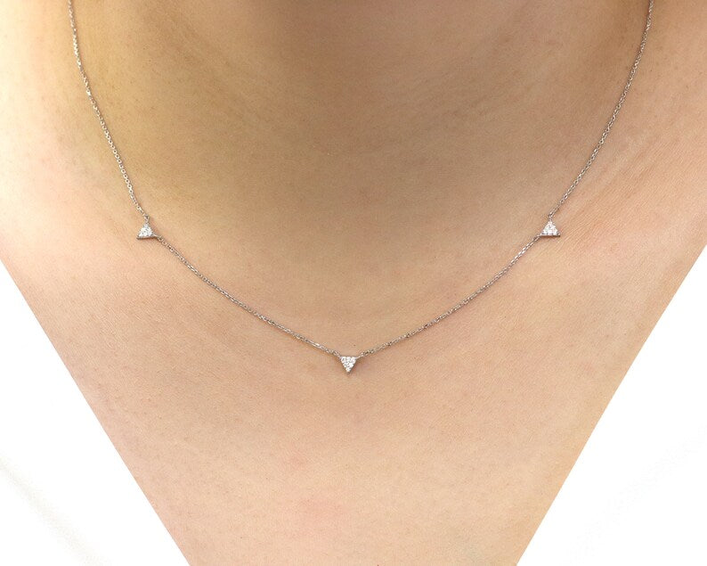 14K 3 DIAMOND TRIANGLE NECKLACE