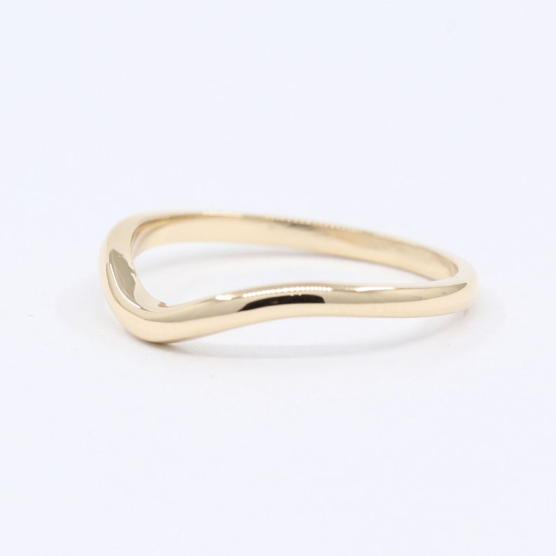 14K 1.8MM CURVED BAND