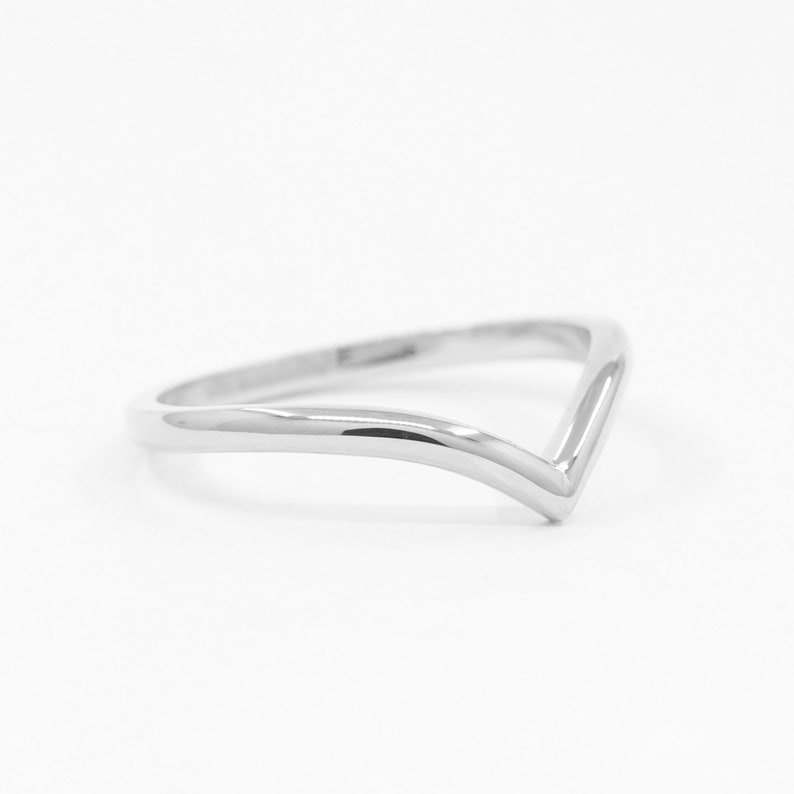 14K 1.8MM CHEVRON BAND