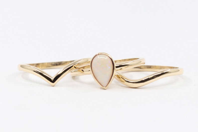 14K PEAR OPAL BEZEL RING PLAIN BAND 3 RING SET