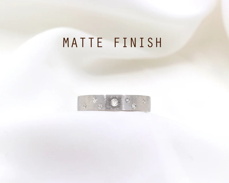 14K DIAMOND STARUDST MATT FINISHED BAND