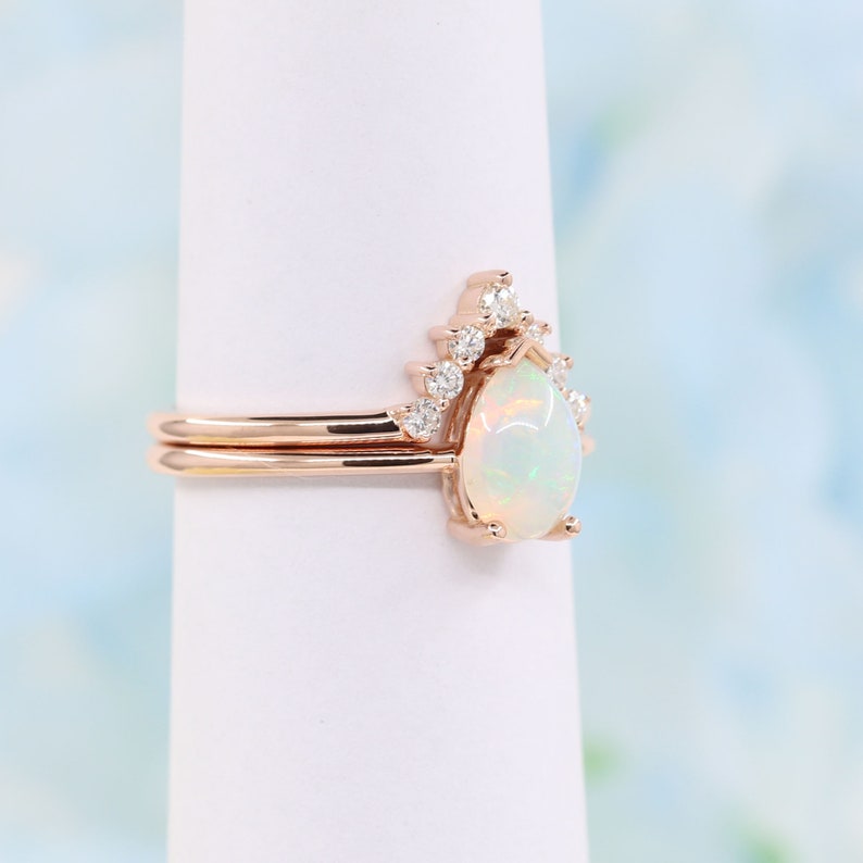 14K PEAR OPAL RING DIAMOND V BAND 2 RING SET