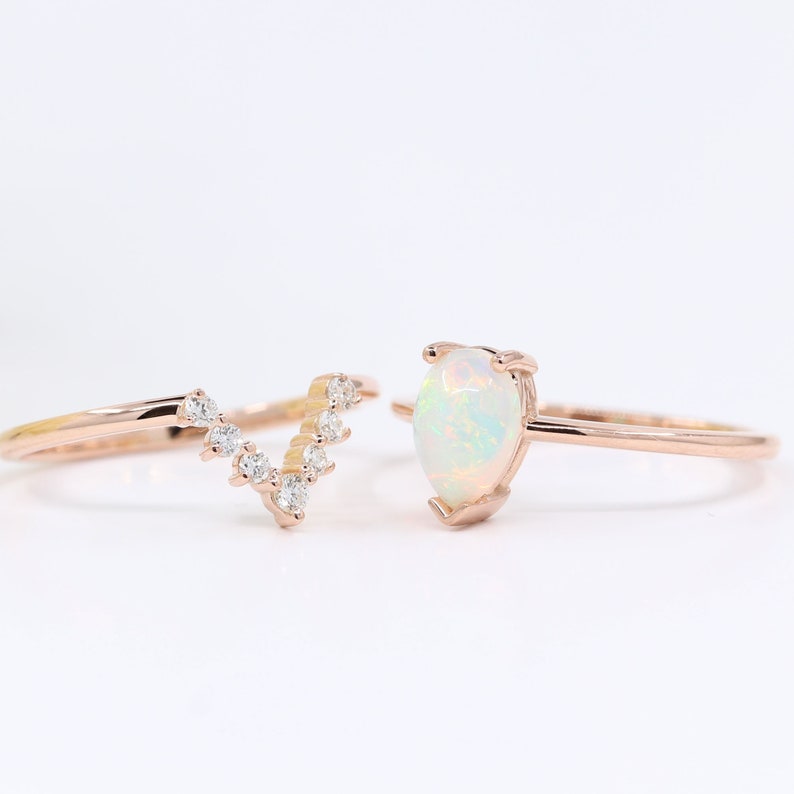 14K PEAR OPAL RING DIAMOND V BAND 2 RING SET