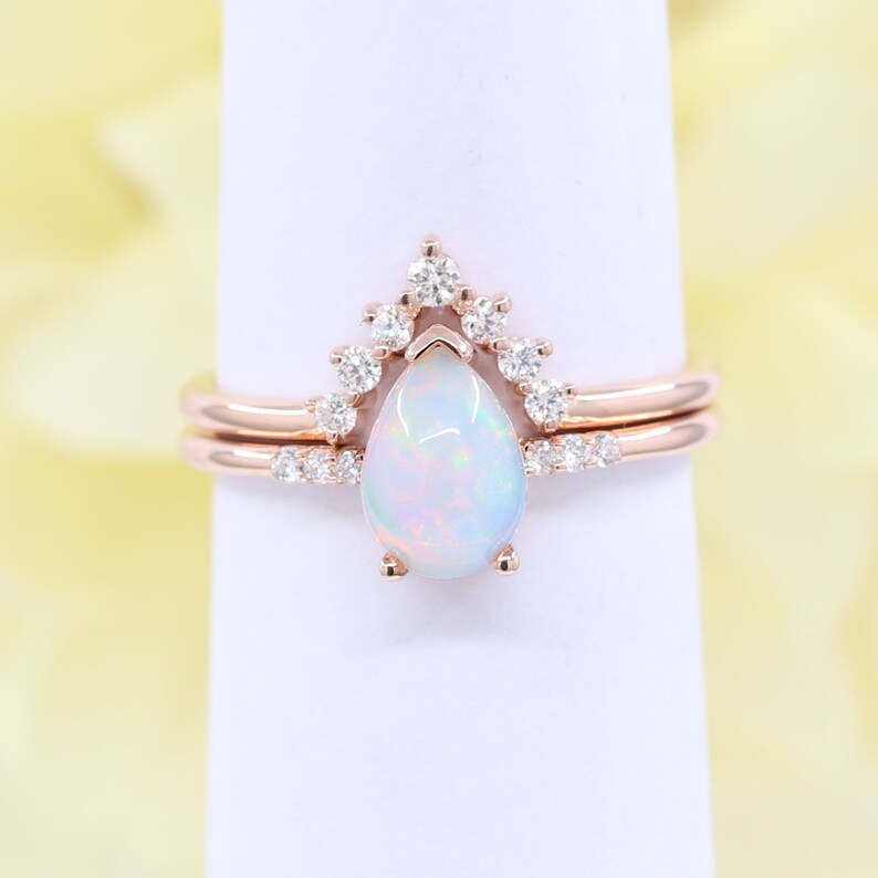 14K PEAR OPAL RING DIAMOND V BAND 2 RING SET