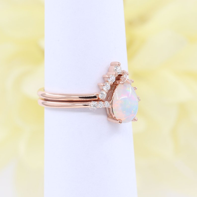 14K PEAR OPAL RING DIAMOND V BAND 2 RING SET