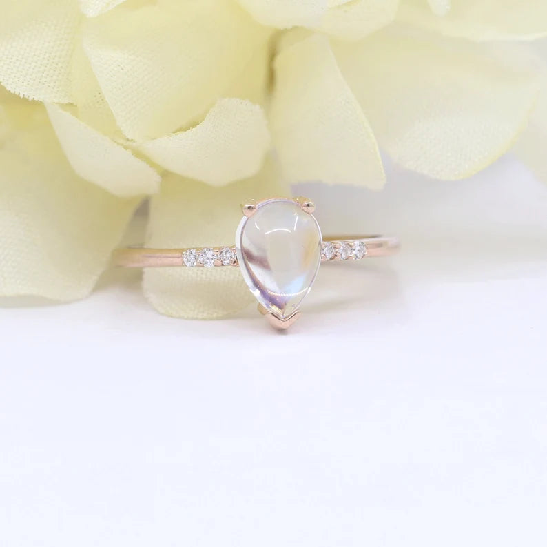 14K MOONSTONE DIAMOND RING