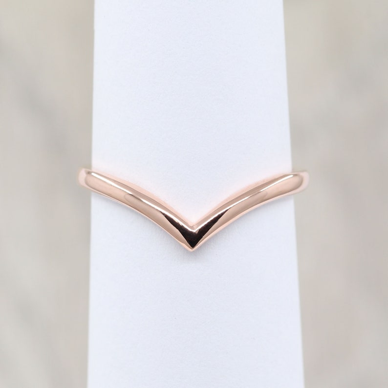 14K 1.8MM CHEVRON BAND